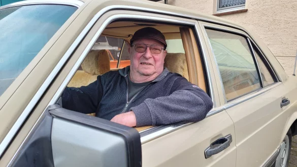 Georg Burisch war einer der Ersten am Unfallort. Gemeinsam mit seinen Taxi-Kollegen brachte er Verletzte in das Detmolder Krankenhaus. - © Raffael Giebel