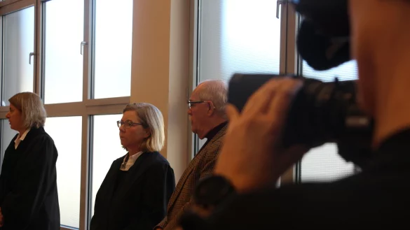Staastanw&auml;ltin Helena Fromme (links) hat das Verfahren gef&uuml;hrt. Rechtsanw&auml;ltin Ruth Kanzlsperger aus Paderborn vertritt den Nebenkl&auml;ger Paul N. Er ist der Vater des Get&ouml;teten. - &copy; Janet K&ouml;nig