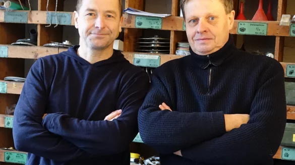 Dorsten Diekmann (rechts) ist 63 Jahre alt und lebt in der N&auml;he von Lieme, Roland H&ouml;ft ist 53 Jahre alt und hat sein Atelier in der Lemgoer Innenstadt. - &copy; Axel B&uuml;rger