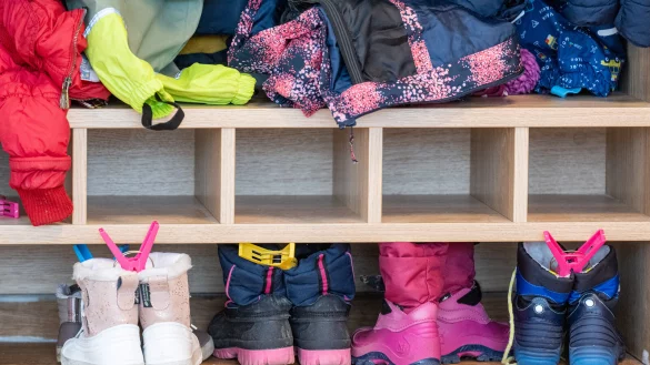 Die Eltern haben einen Rechtsanspruch auf einen Kita-Platz, den erf&uuml;llt die Stadt Lage auch. Aber nicht immer ist es die Wunsch-Kita, die gebucht werden kann. An dem Vergabeverfahren gibt es Kritik. - &copy; picture alliance/dpa