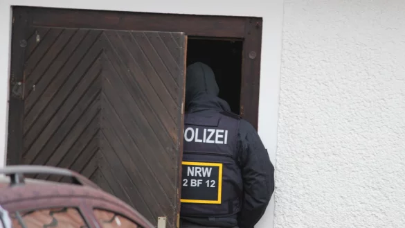 Symbolbild: Die Polizei und der Staatsschutz haben zahlreiche Waffen bei Hausdurchsuchen in der rechten Szene sichergestellt. - &copy; Lukas Brekenkamp