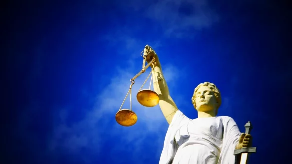 Das Amtsgericht Detmold muss sich bald mit der Frage besch&auml;ftigen, ob ein kurzer Videoclip &ndash; ver&ouml;ffentlicht von einem rechten Youtuber &ndash; strafbar ist. - &copy; Pixabay