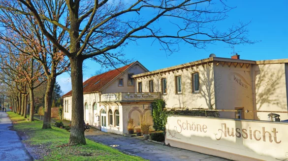 Das fr&uuml;here Ausflugslokal "Sch&ouml;ne Aussicht" an der Promenade wird vorerst nicht aus dem Dornr&ouml;schenschlaf geweckt. - &copy; Sarah Jonek