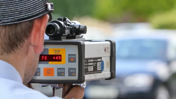 Eine Woche lang geht die Polizei in NRW verst&auml;rkt gegen Raser auf den Stra&szlig;en vor. - &copy; Andreas Zobe