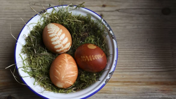 Im Ziegeleimuseum Lage k&ouml;nnen Kinder Eier wie zu Gro&szlig;mutters Zeiten f&auml;rben. - &copy; Vera Gerstendorf-Welle/LWL