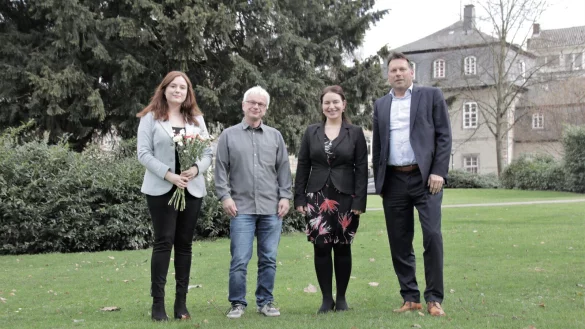 Begr&uuml;&szlig;ung: Frank Hilker, Manuela Kupsch und Professor Guido Falkemeier hei&szlig;en Katrin Thaler (von rechts) als Gesch&auml;ftsstellenleiterin des Kreativ Campus detmold willkommen. - &copy; Stadt Detmold
