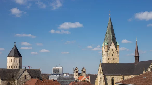 Blick auf den Paderborner Dom, die Abdinghofkirche und die Gaukirche. - &copy; Niklas T&uuml;ns