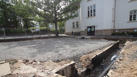 Auf dieser Fl&auml;che stand die alte Pausenhalle. - &copy; Jens Rademacher