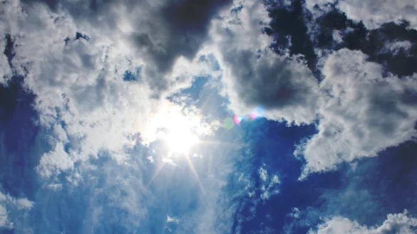 Ab Mittwoch verziehen sich die Wolken allm&auml;hlich und lassen die Sonne durch. - &copy; Pixabay