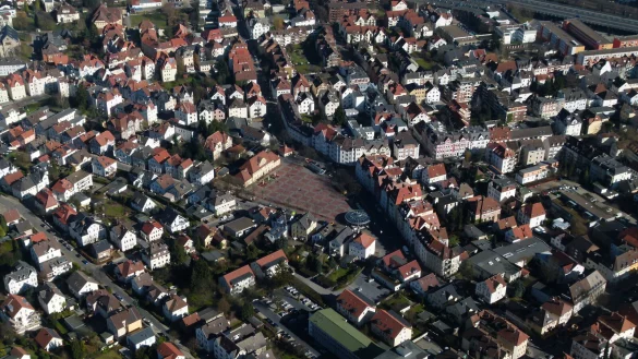 Um und auf dem Siegfriedplatz soll eine Begegnungszone entstehen, auf der sich alle e Verkehrsteilnehmer gleichberechtigt bewegen. - &copy; Detlef Wittig