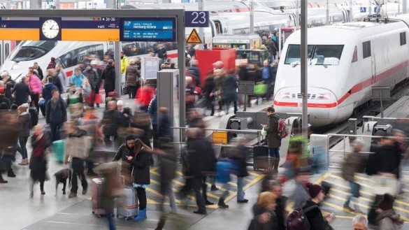 Kunden benoten Deutsche Bahn - &copy; Foto: Tobias Hase/dpa