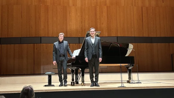 Die Professoren Klemens Sander und Manuel Lange boten ein tolles Konzert. - © Annabelle Kühnbaum