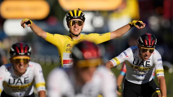 Tadej Pogacar - &copy; Foto: Christophe Ena/AP/dpa