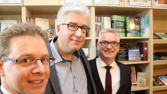 Bilden die Leitung der Christlichen Gemeinde am Inselweg: Ingo Krause (von links), Matthias Heising und Thomas Voss. - © Guntmar Wolff