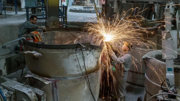 Gie&szlig;erei - &copy; Foto: Jens B&uuml;ttner/dpa-Zentralbild/dpa