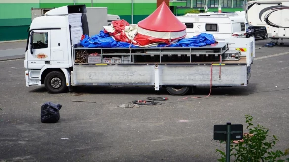 Ein Erdnagel, der das Zirkuszelt im Boden sichern sollte, hatte das Gasleck verursacht. - &copy; Freitag TV