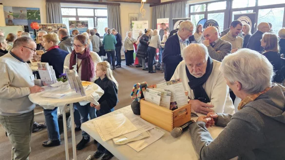 Die Premiere kam in Hörste sehr gut an.Beim Neujahrsempfang im Gemeindehaus stellten sich 19 Vereine und Initiativen vor. - © Astrid Sewing