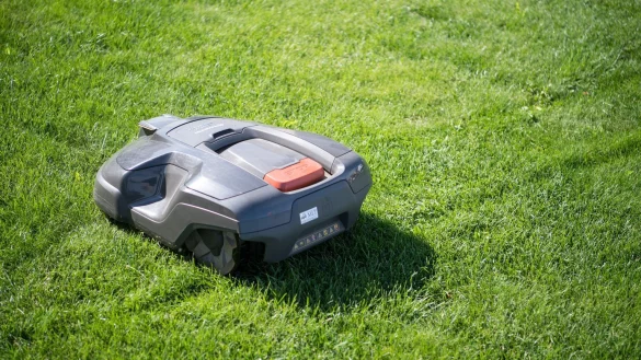 Rasenroboter - &copy; Foto: Sebastian Gollnow