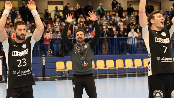 Tim Suton (von links), Florian Kehrmann und Isa&iacute;as Guardiola haben Spa&szlig; am Europapokal. - &copy; paul cohen