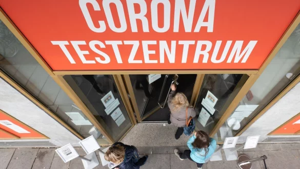 Kostenloser Corona-Schnelltest - &copy; Foto: Sebastian Kahnert/dpa-Zentralbild/dpa