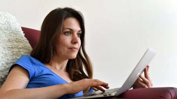 Recherche im Netz - &copy; Foto: Jens Kalaene