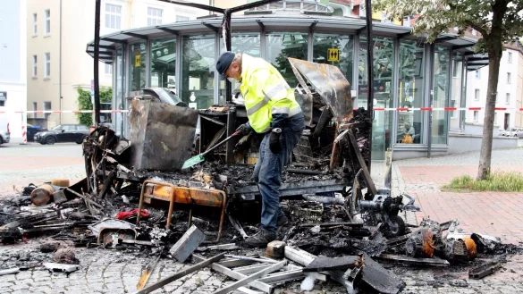 - &copy; Jens Reichenbach