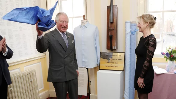 Prinz Charles + Emma Willis - &copy; Foto: Chris Jackson/PA Wire/dpa