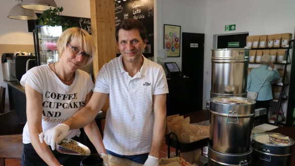 Beate und Oliver Langer betreiben die "Kaffeer&ouml;sterei BO" seit Anfang des Jahres. - &copy; Alexandra Schaller