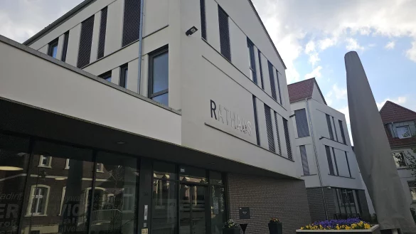 Der Bürgermeister der Stadt Lage hat eine Personalentscheidung getroffen, die von einigen Kommunalpolitikern kritisiert wird. Die Kommunalaufsicht hat das Verfahren geprüft und nichts zu beanstanden gehabt. - © Astrid Sewing