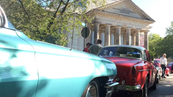 Abfahrt: Am Samstag beginnt die Fahrt am Theater. - &copy; Foto: Privat