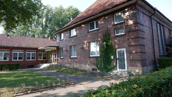 Die Zukunft der Festhalle an der Uferstra&szlig;e in Sch&ouml;tmar ist weiter ungewiss.&nbsp; - &copy; Lorraine Brinkmann