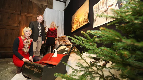 Freuen sich auf den Museumsadvent: Ausstellungskuratorin Anna Stein, LWL-Museumsdirektor Prof. Dr. Jan Carstensen und LWL-Kulturdezernentin Dr. Barbara Rüschoff-Thale. - © Gerstendorf-Welle