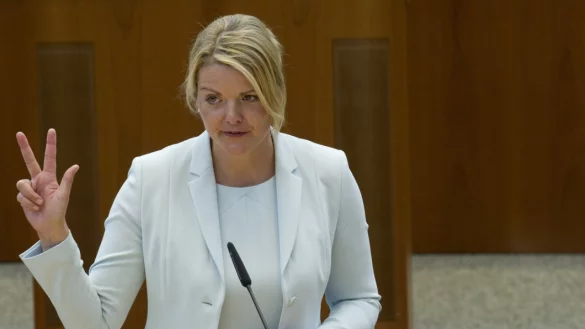 Der Vorwurf, dass es in den Schweineställen des Mastbetriebs der Familie von Landwirtschaftsministerin Christina Schulze Föcking (CDU) massive Verstöße gegen Tierschutzbestimmungen gegeben hat, wird jetzt auch den Landtag beschäftigen. - © picture alliance / SvenSimon