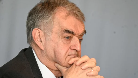 In einem Schreiben &auml;u&szlig;ert der Hauptpersonalrat im NRW-Innenministerium um Minister Herbert Reul (CDU) Kritik an geplanten Stellenstreichungen. - &copy; Roberto Pfeil/dpa