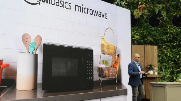 Amazons Sprach-Mikrowelle - &copy; Foto: Andrej Sokolow