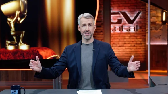 Sebastian Pufpaff - &copy; Foto: Entertainer Sebastian Pufpaff moderiert die ProSieben-Comedyshow &laquo;TV total&raquo;. Foto: Henning Kaiser/dpa