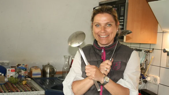 Gibt LZ-Lesern Tipps f&uuml;r schnelle, einfache Gerichte zum Selberkochen: die Alverdisser Hobby-K&ouml;chin Nicole Starke. - &copy; Sylvia Frevert