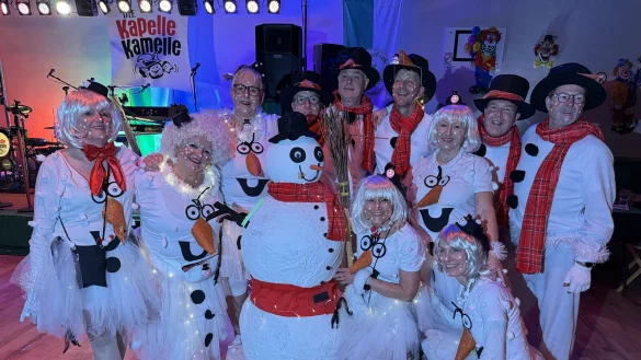 Die Schneemänner und Schneefrauen sicherten sich einen der ersten drei Plätze im Gruppen-Wettbewerb. - © Sandra Castrup