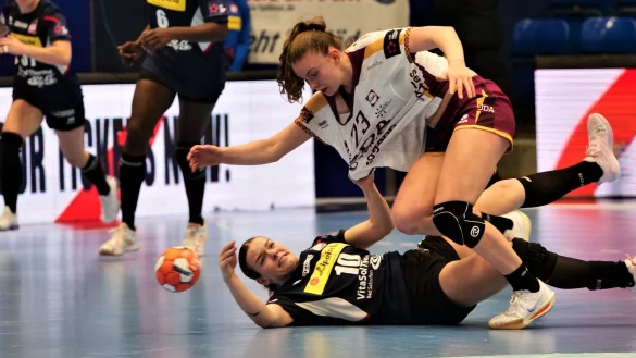 Nach dem „Spaziergang“ in Leverkusen erwarten Ida Hoberg und ihre Mitspielerinnen, wie bereits gegen Dijon, in Ungarn eine umkämpfte Partie. - © Jörg Hagemann