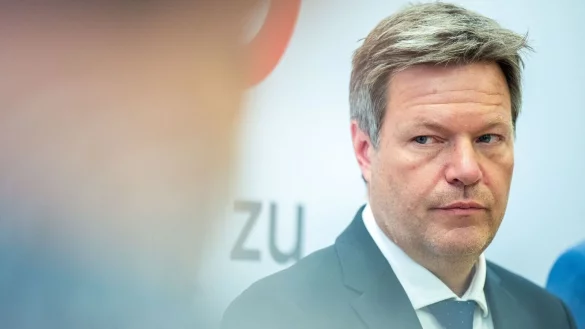 - &copy; Mohssen Assanimoghaddam/dpa