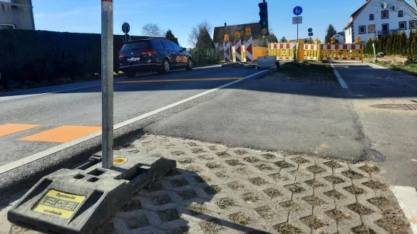 Derzeit wird der Verkehr mittels Baustellenampel geregelt. - © Lorraine Brinkmann