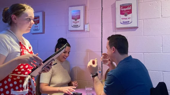 Karen's Diner - &copy; Foto: Carola Frentzen/dpa