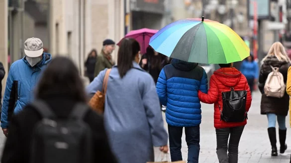 - &copy; Federico Gambarini/dpa