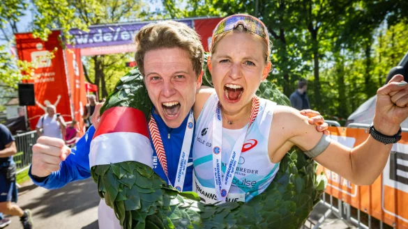 Die Sieger des Hermannslaufs 2025: Florian Bochert und Ann-Christin Opitz. - &copy; Sarah Jonek
