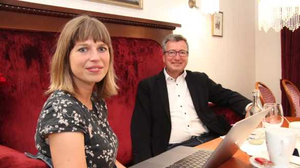 CDU-Landratskandidat Jens Gnisa will bei einem Wahlsieg das Pr&auml;ventionsprogramm &bdquo;Famos" f&uuml;r starke Eltern und Kinder nach Lippe holen. Dr. Inga Frantz hat das Projekt wissenschaftlich begleitet. - &copy; Seda Hagemann