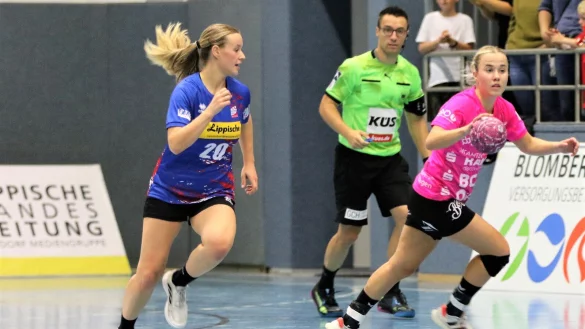 Hier noch in Aktion f&uuml;r die Bundesliga-Truppe in einem Spiel gegen Metzingen, nun spielte Emelyn van Wingerden (links) im Blomberger Dirttliga-Team. - &copy; Oliver K&ouml;nig