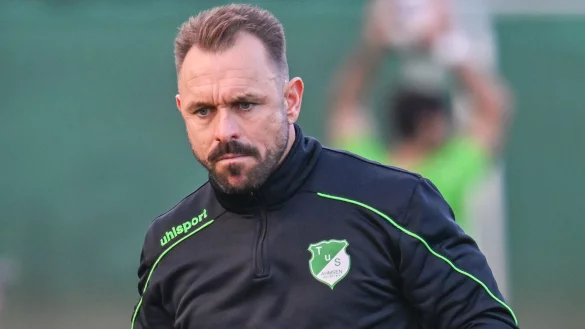 Sebastian Klaßes, Trainer des TuS Ahmsen. - © Egon Penner