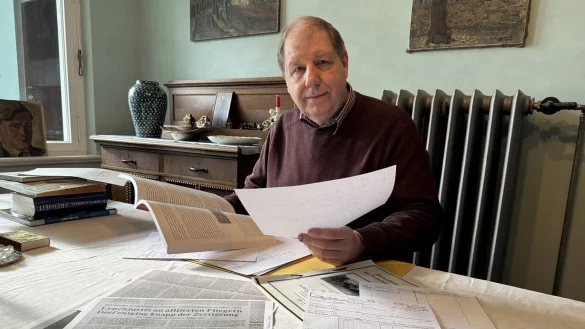 Dr. Stefan Wiesekopsieker hat sich mit den Fliegermorden von Hohenhausen befasst. - © Sven Kienscherf