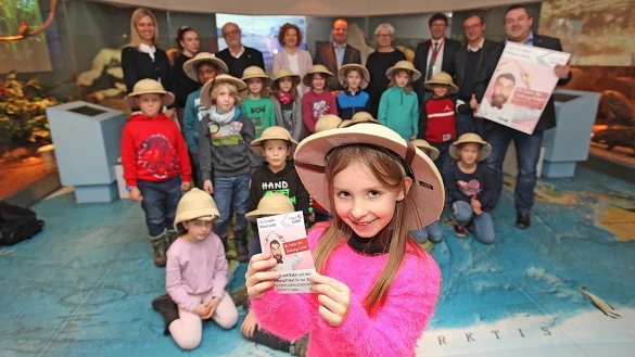 So geht es: Emma aus der Grundschule Heiligenkirchen kann ab sofort zusammen mit ihren Klassenkameraden f&uuml;r 39 Euro in ganz Lippe die Bildungseinrichtungen besuchen. 
 - &copy; Vera Gerstendorf-Welle