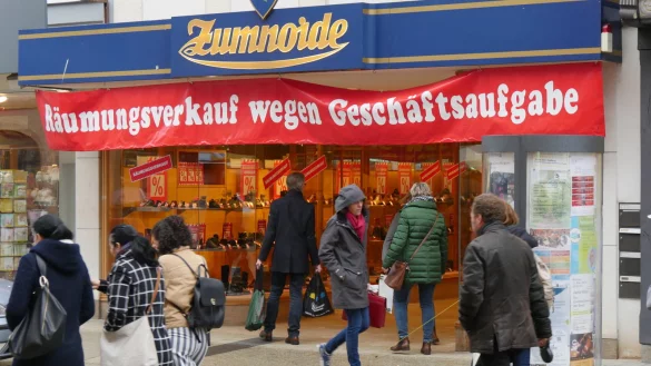 Zumnorde in der Detmolder Innenstadt schlie&szlig;t. - &copy; Jost Wolf